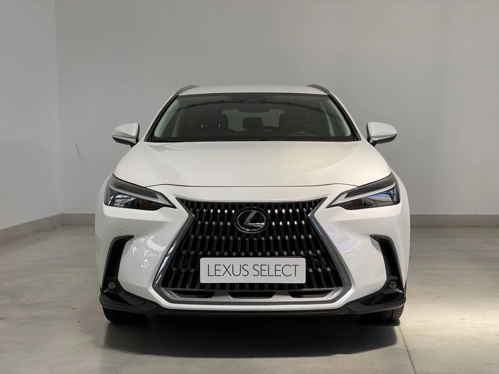 Lexus NX 450 Plug-in, Месечна вноска от 1120 лв. - изображение 2