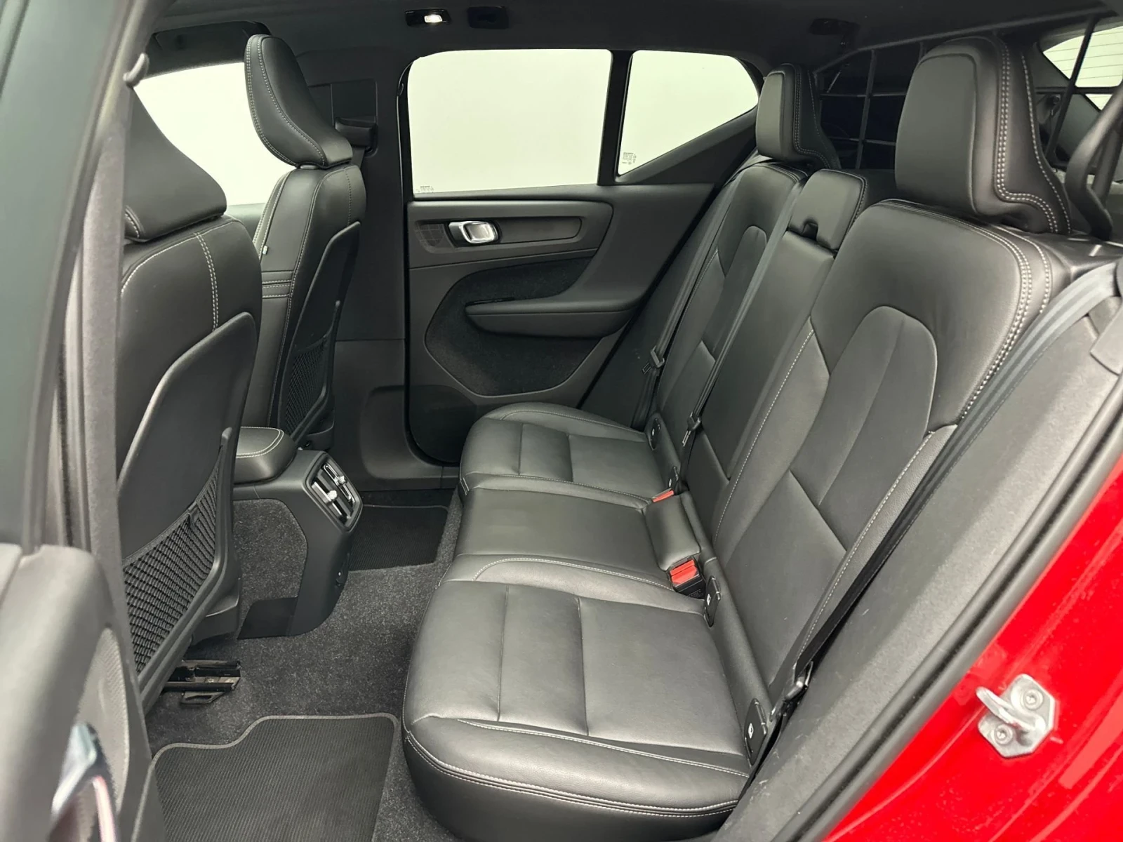 Volvo XC40 P8 R-Design - Twin Motor HARMAN Kardon панорама  - изображение 9