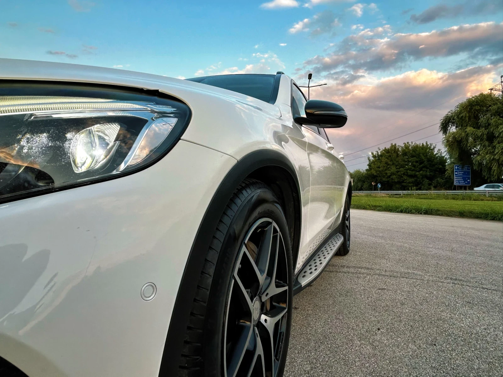 Mercedes-Benz GLC 250 AMG Line 4 MATIC 9-G 204 HP - изображение 2