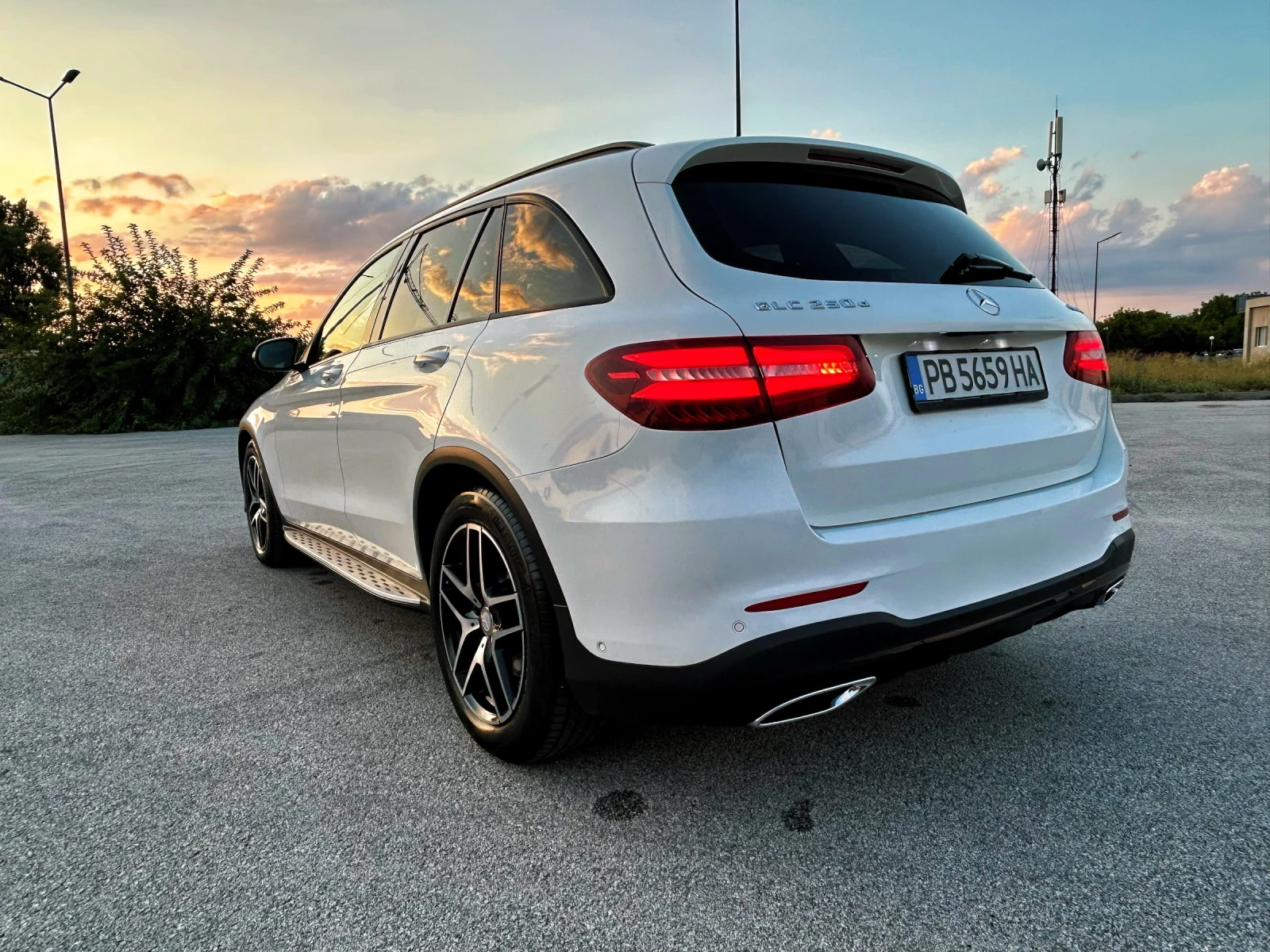 Mercedes-Benz GLC 250 AMG Line 4 MATIC 9-G 204 HP - изображение 5