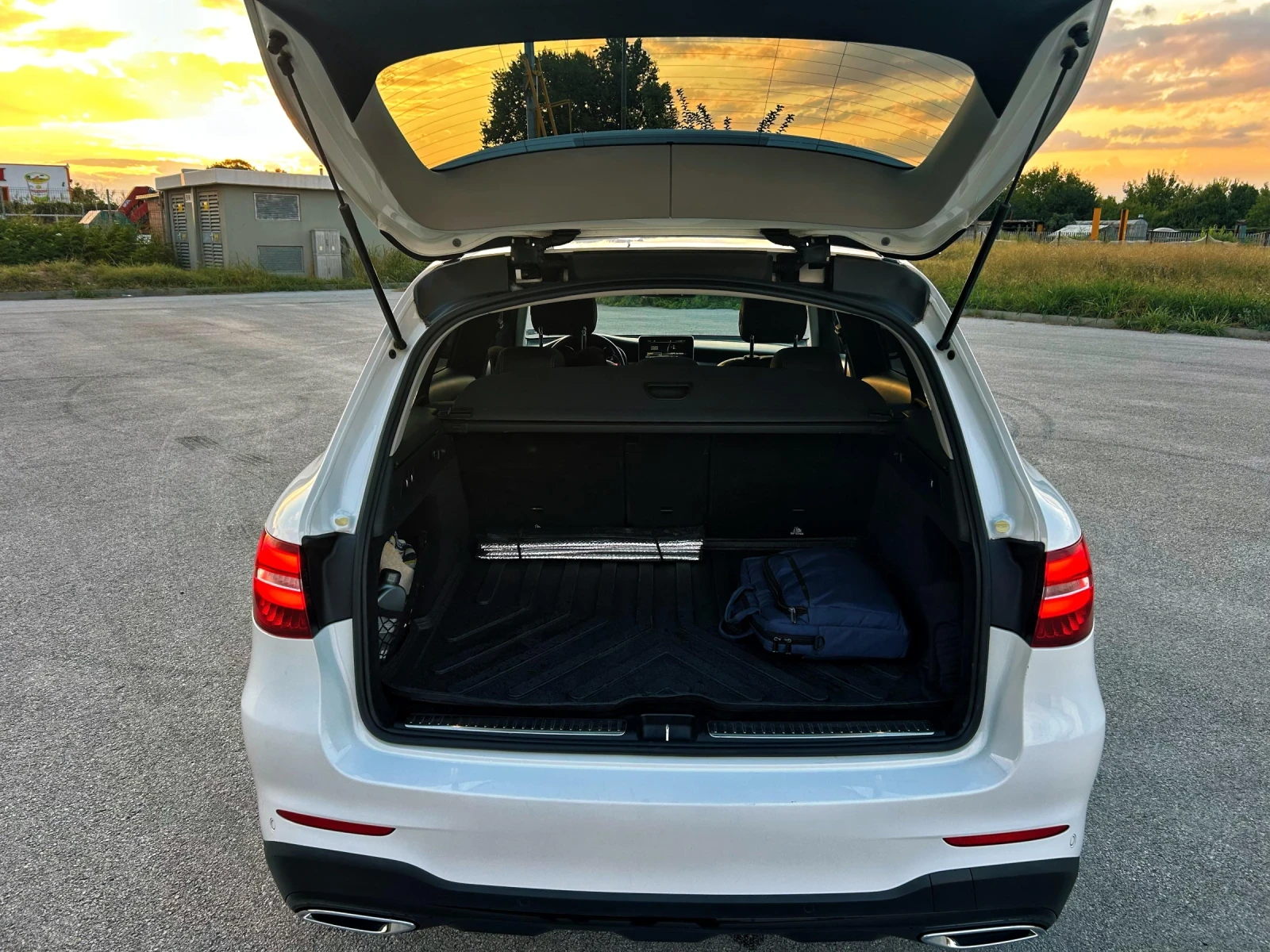 Mercedes-Benz GLC 250 AMG Line 4 MATIC 9-G 204 HP - изображение 9