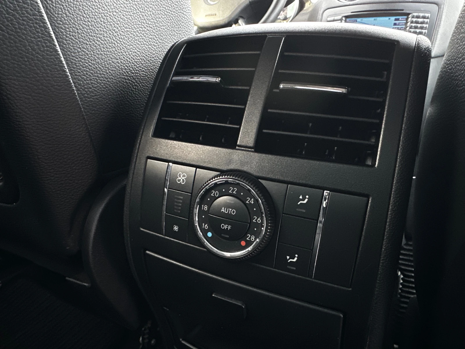 Mercedes-Benz GL 320 CDI 224к.с 3xTV, снимка 15 - Автомобили и джипове - 54839849