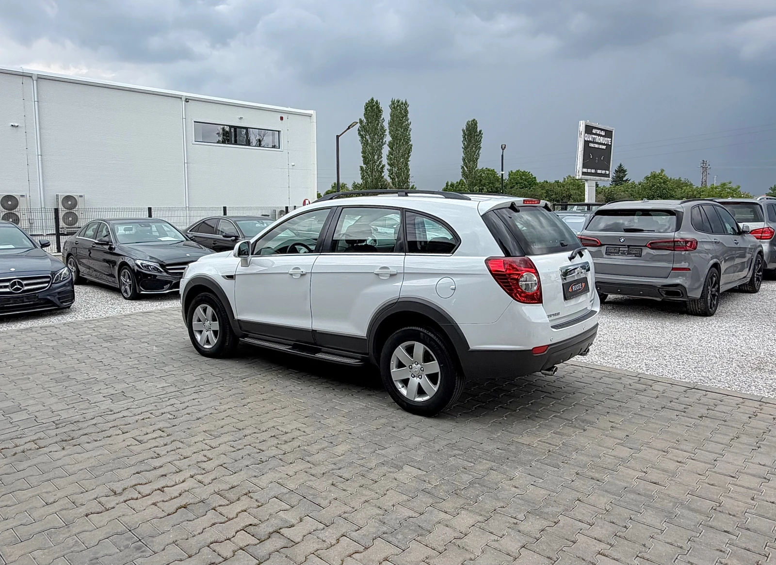 Chevrolet Captiva 2.2VCDi * Facelift* | 7 Места| Кожа/Навигация/Каме, снимка 6 - Автомобили и джипове - 54902156