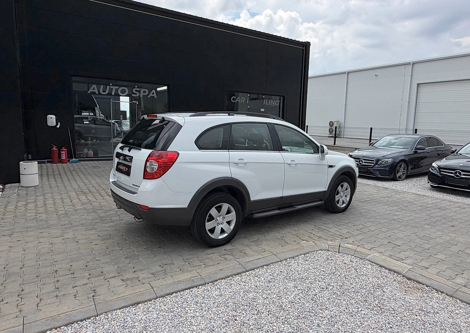Chevrolet Captiva 2.2VCDi * Facelift* | 7 Места| Кожа/Навигация/Каме, снимка 4 - Автомобили и джипове - 54902156