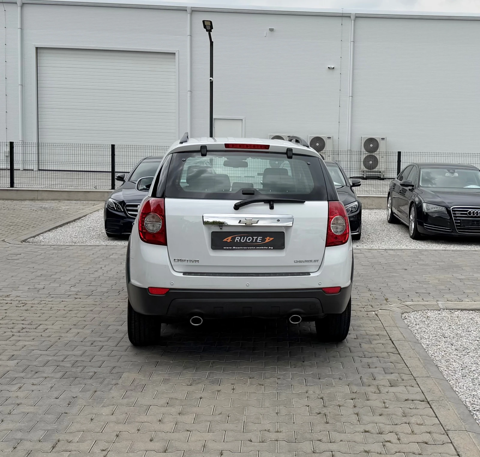 Chevrolet Captiva 2.2VCDi * Facelift* | 7 Места| Кожа/Навигация/Каме, снимка 5 - Автомобили и джипове - 54902156