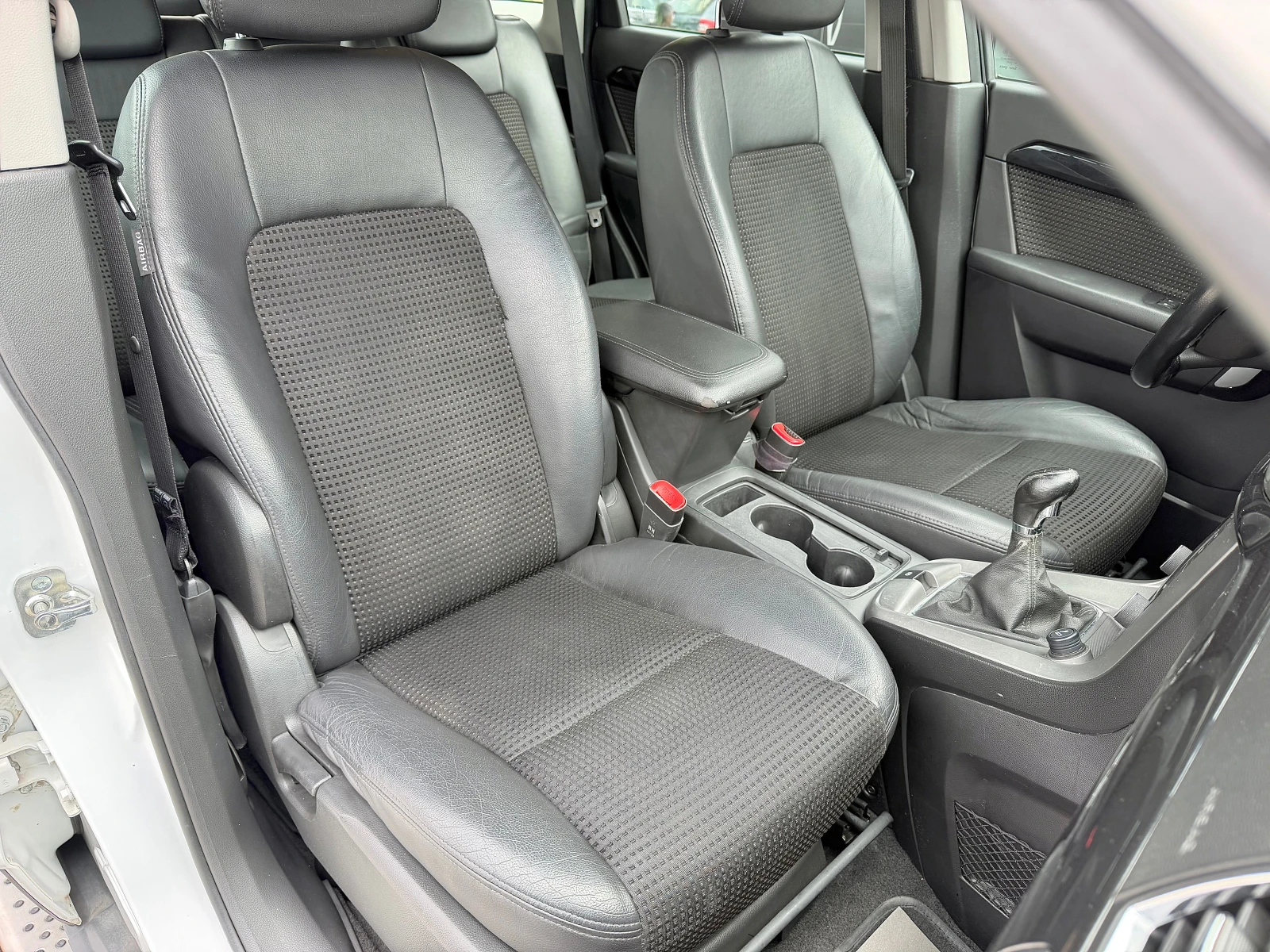 Chevrolet Captiva 2.2VCDi * Facelift* | 7 Места| Кожа/Навигация/Каме, снимка 11 - Автомобили и джипове - 54902156