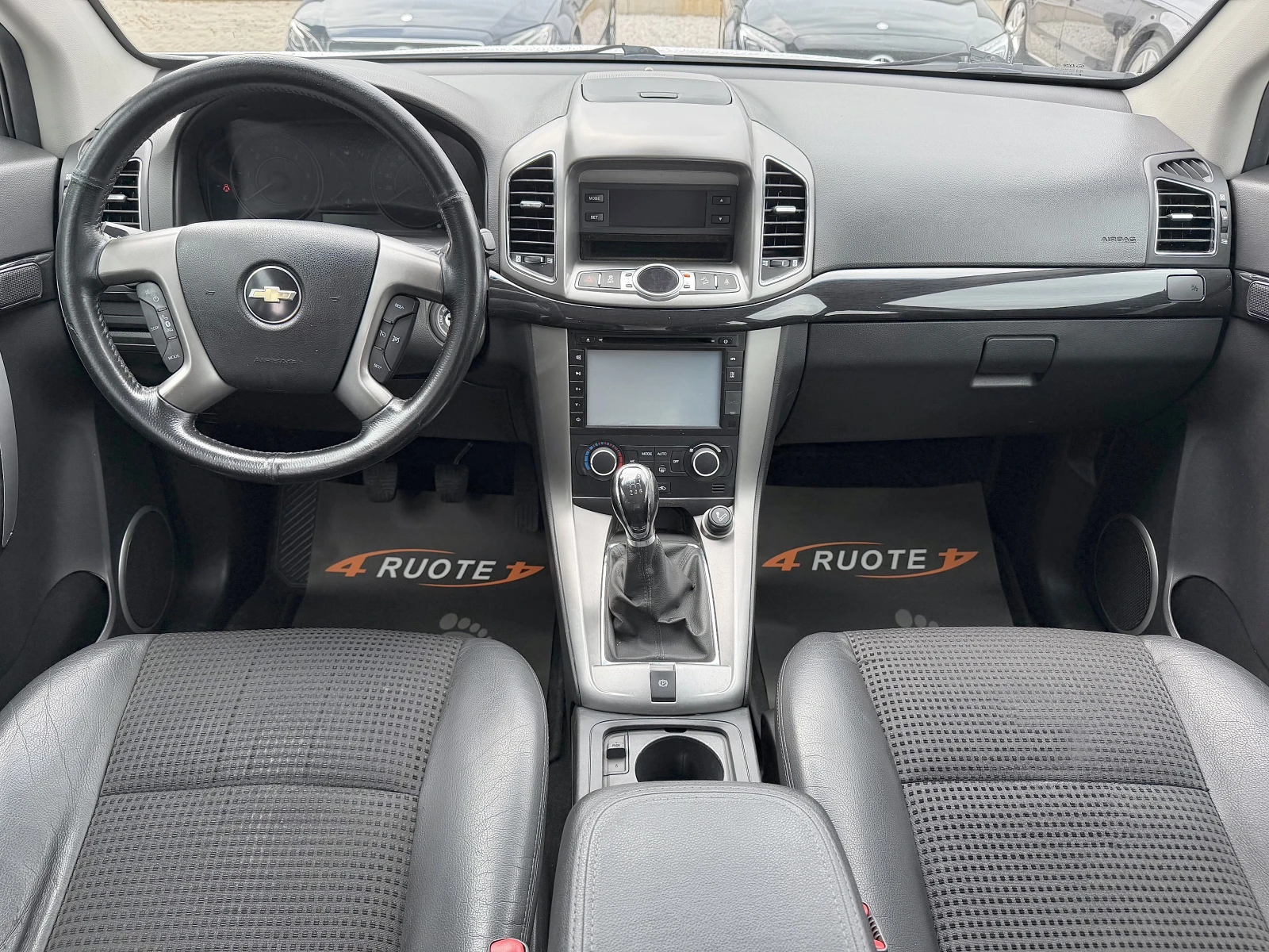 Chevrolet Captiva 2.2VCDi * Facelift* | 7 Места| Кожа/Навигация/Каме, снимка 9 - Автомобили и джипове - 54902156