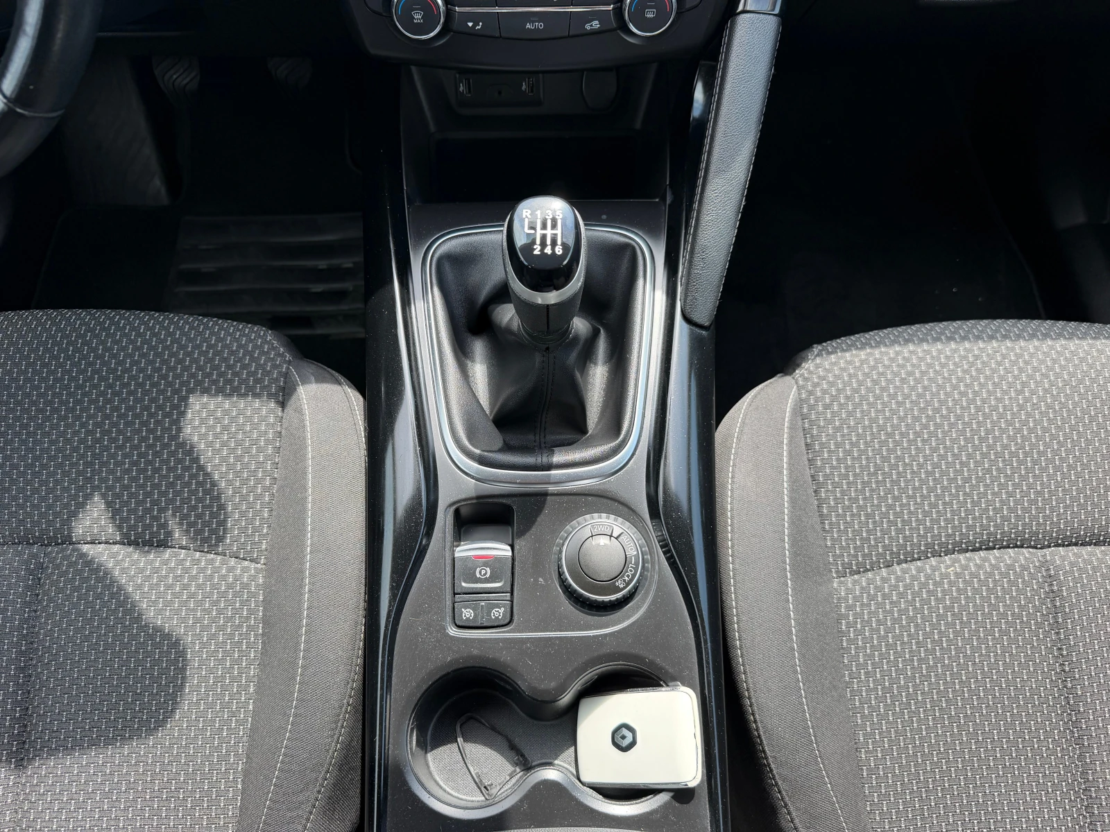 Renault Kadjar 1.6 DCi 4x4, снимка 13 - Автомобили и джипове - 55433255
