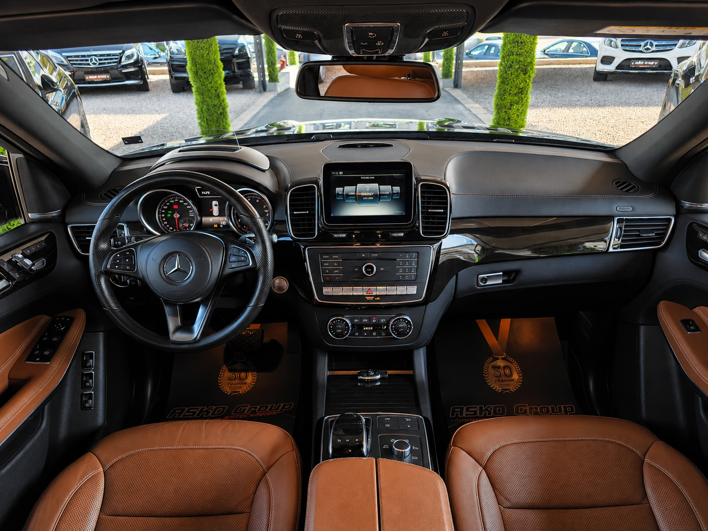 Mercedes-Benz GLS 500 AMG LINE/7МЕСТА/GERMANY/KEYLES/ОБДУХ/HEAD UP/ПАНО/, снимка 9 - Автомобили и джипове - 55846346