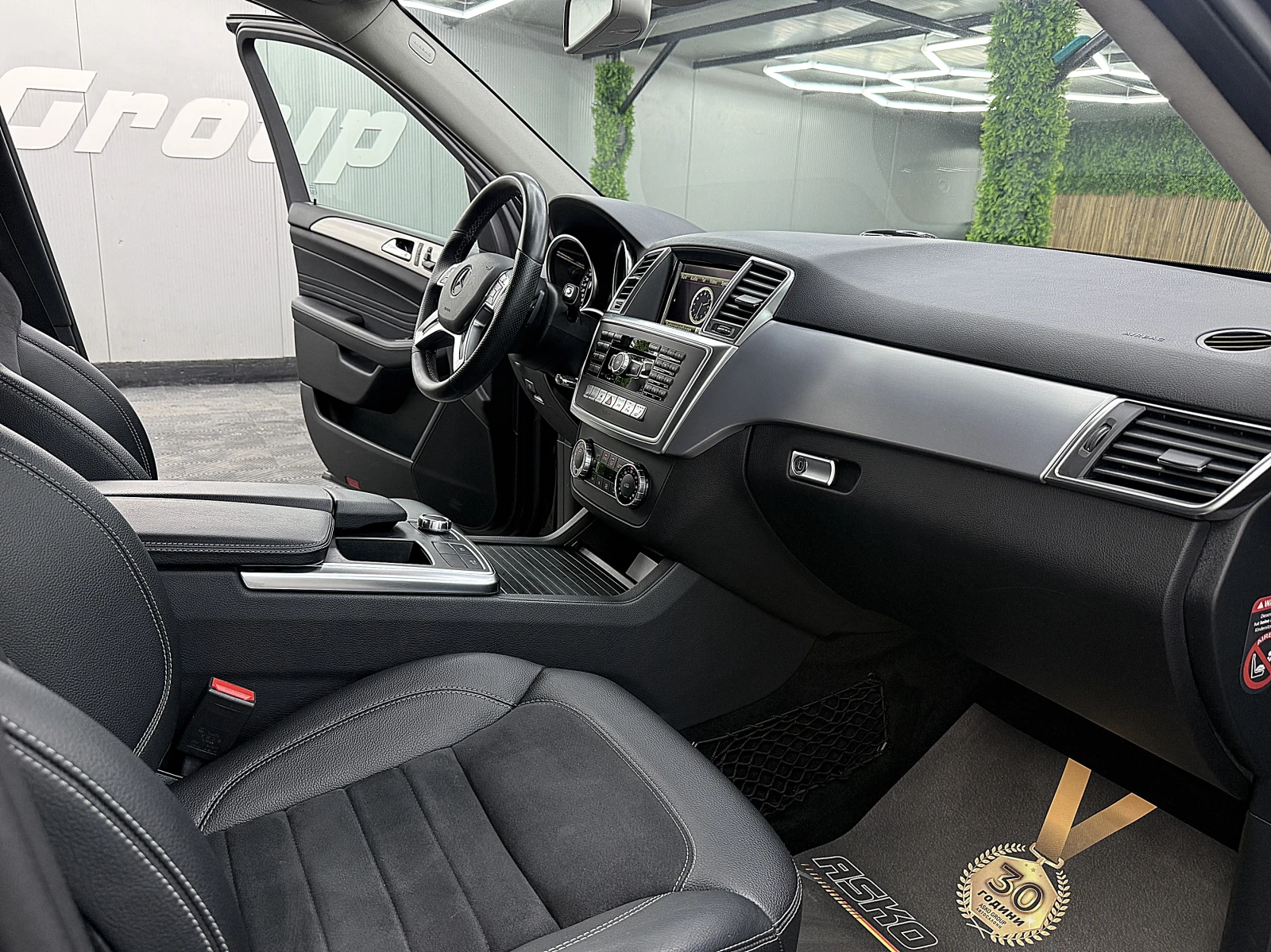 Mercedes-Benz ML 350 AMG-line/4-Matic/PODGREV/СОБСТВЕН ЛИЗИНГ, снимка 9 - Автомобили и джипове - 55936820