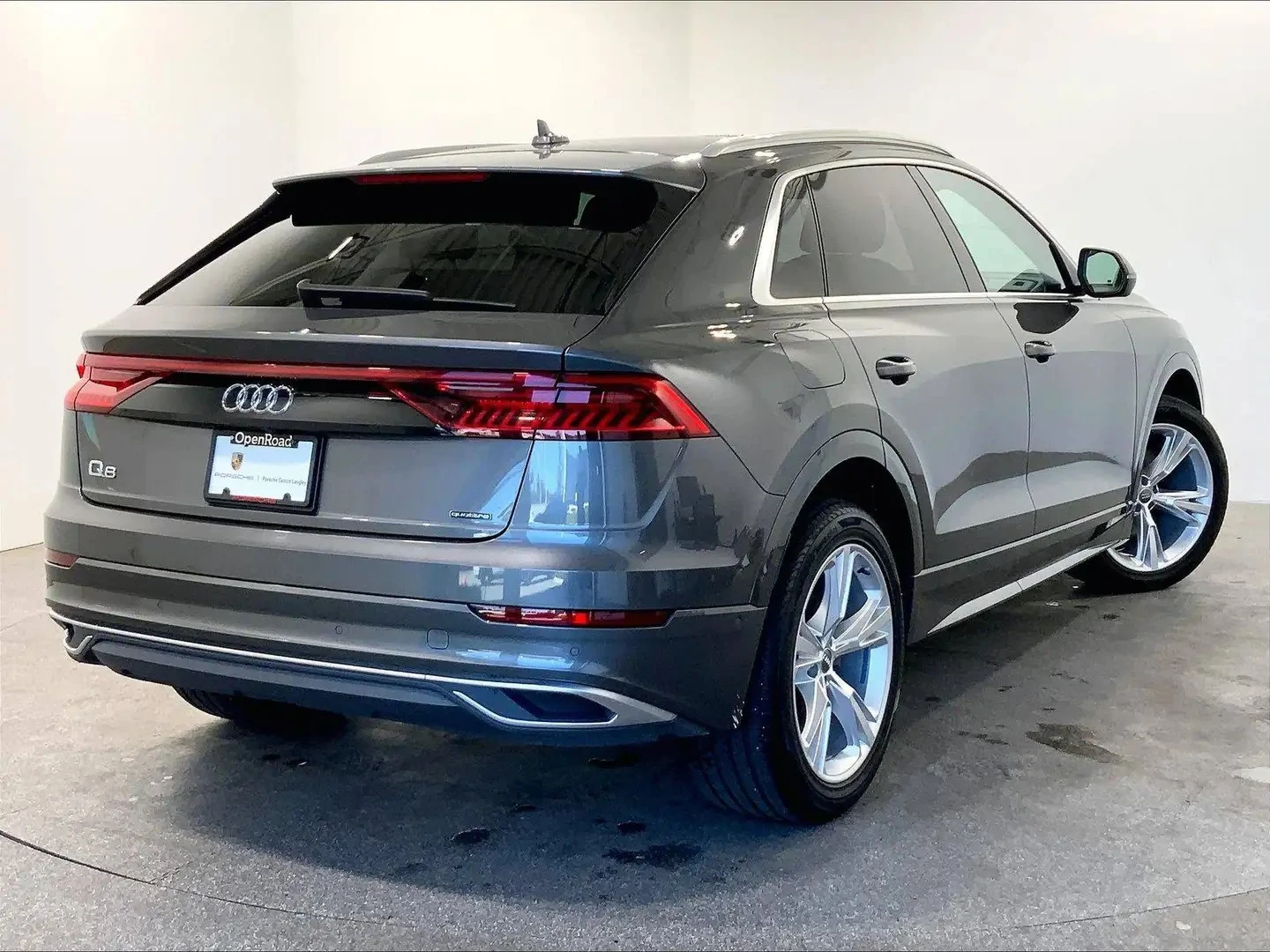 Audi Q8 TECHNIK* B&O* 360* ОБДУХ* М.ТОЧКА, снимка 6 - Автомобили и джипове - 55979226