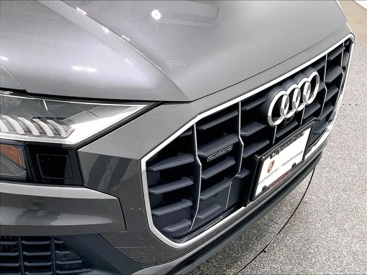 Audi Q8 TECHNIK* B&O* 360* ОБДУХ* М.ТОЧКА, снимка 9 - Автомобили и джипове - 55979226