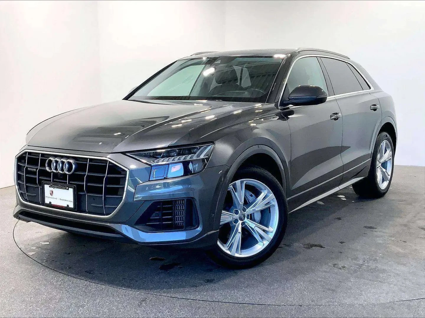 Audi Q8 TECHNIK* B&O* 360* ОБДУХ* М.ТОЧКА