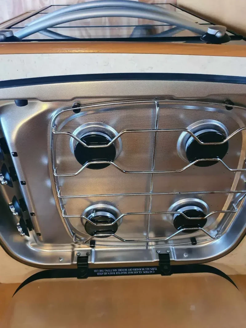 Каравана Compas Connoiseur 472, снимка 2 - Каравани и кемпери - 52516257