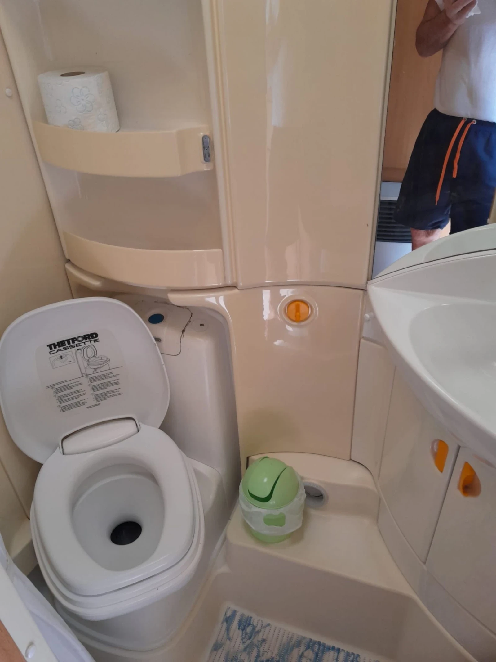 Каравана Knaus SUDWIND 550, снимка 7 - Каравани и кемпери - 54180403