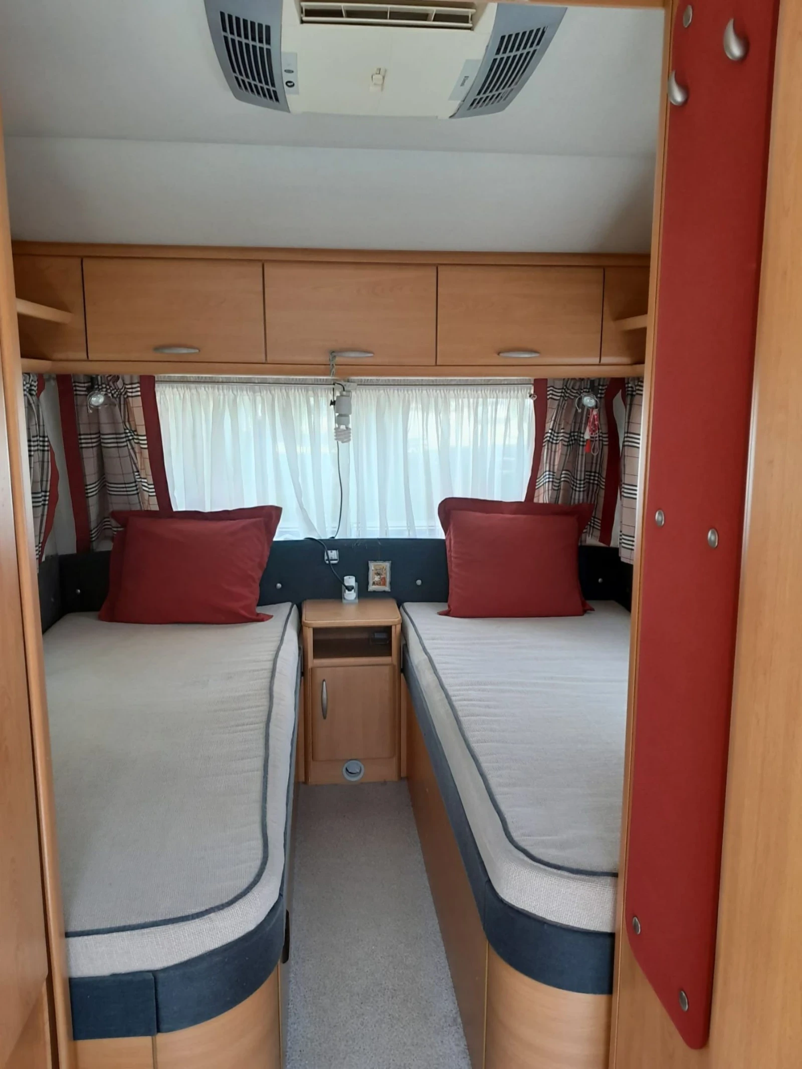 Каравана Knaus SUDWIND 550, снимка 5 - Каравани и кемпери - 54180403