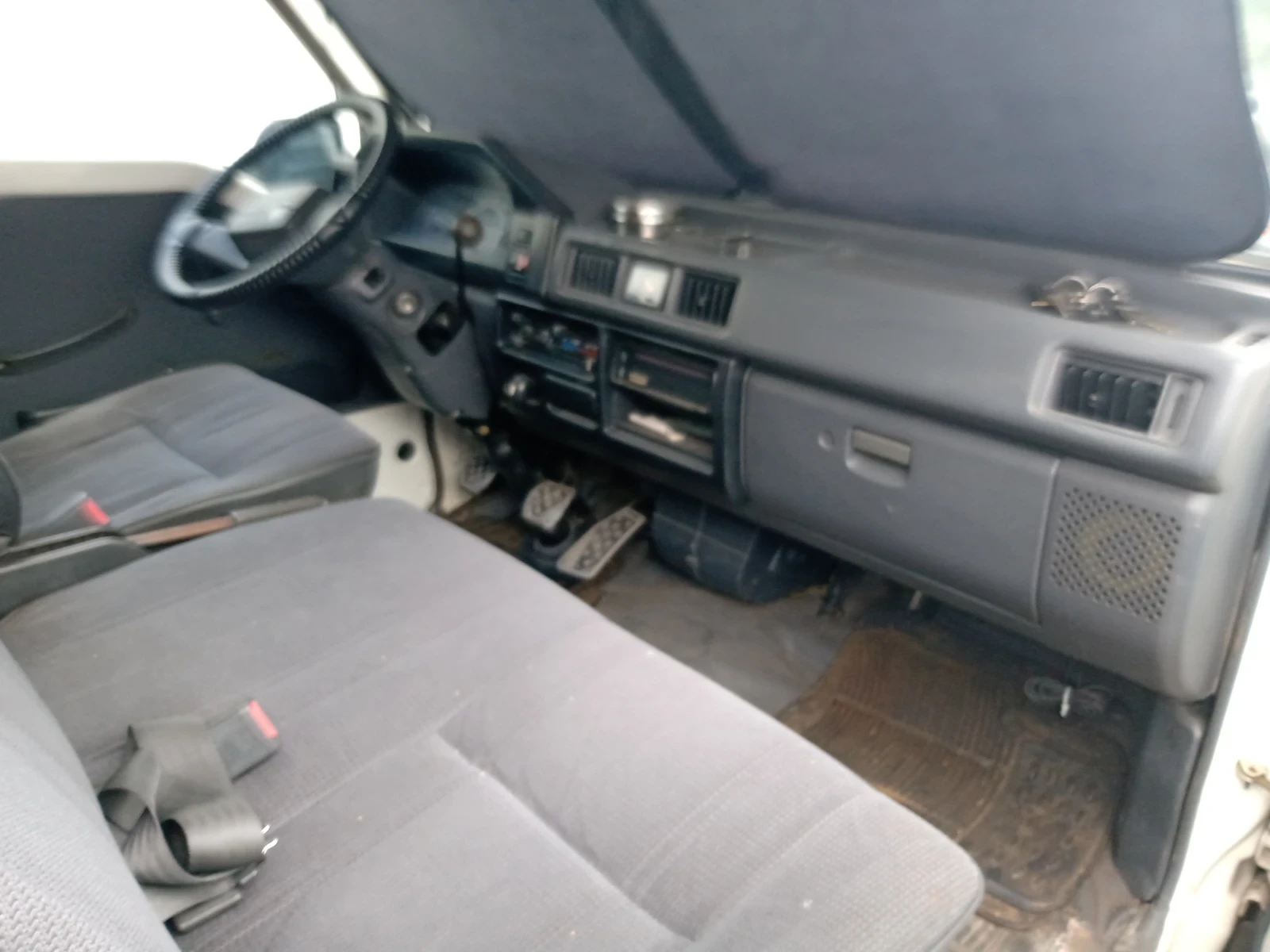 Кемпер Mitsubishi L300, снимка 5 - Каравани и кемпери - 54843719