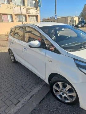 Kia Carens, снимка 3