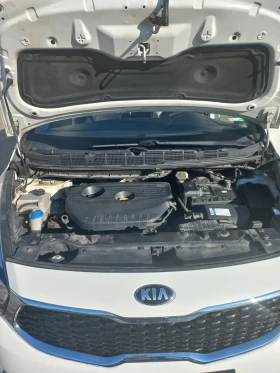 Kia Carens, снимка 7