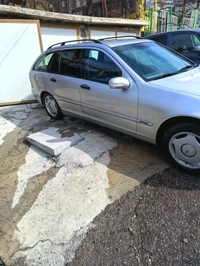 Mercedes-Benz C 220, снимка 2