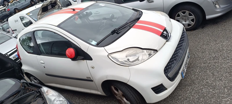 Peugeot 107 1.0i/1.4 HDi, снимка 12 - Автомобили и джипове - 48320233