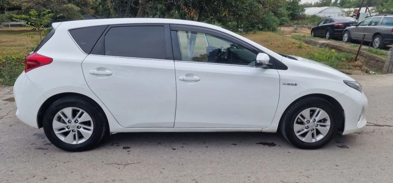 Toyota Auris, снимка 5 - Автомобили и джипове - 46992759