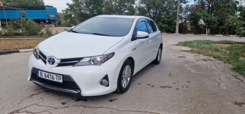 Toyota Auris, снимка 2 - Автомобили и джипове - 46992759