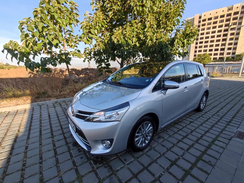 Toyota Verso, снимка 1 - Автомобили и джипове - 47355877