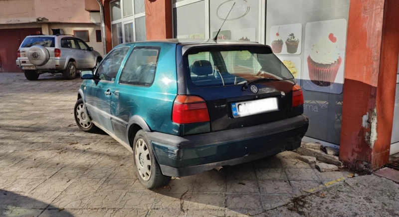 VW Golf, снимка 3 - Автомобили и джипове - 48400051