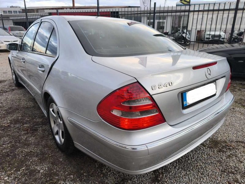 Mercedes-Benz E 240 2.4 I AVANTGARDE  LPG, снимка 8 - Автомобили и джипове - 48628991