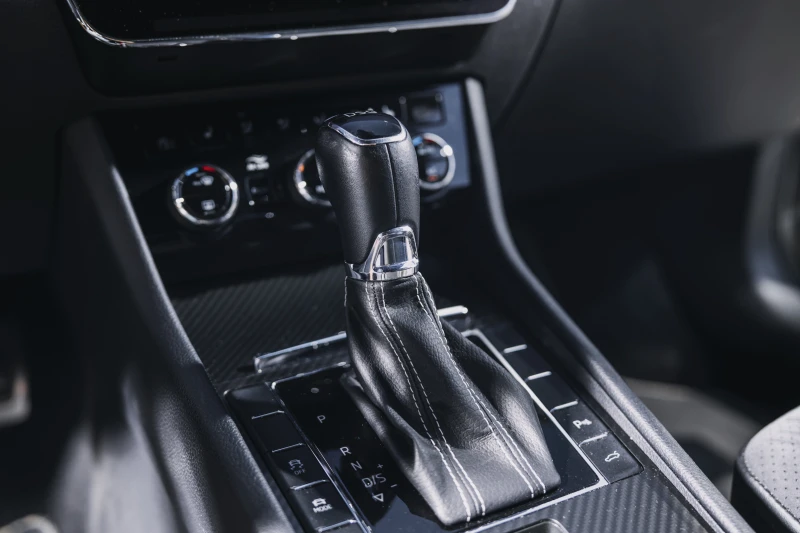 Skoda Superb Sportline, снимка 14 - Автомобили и джипове - 52638121