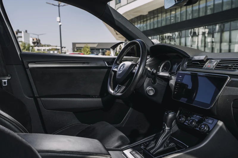 Skoda Superb Sportline, снимка 10 - Автомобили и джипове - 52638121