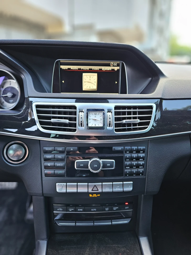 Mercedes-Benz E 250 AMG FACELIFT 360* PANORAMA, снимка 11 - Автомобили и джипове - 51945924