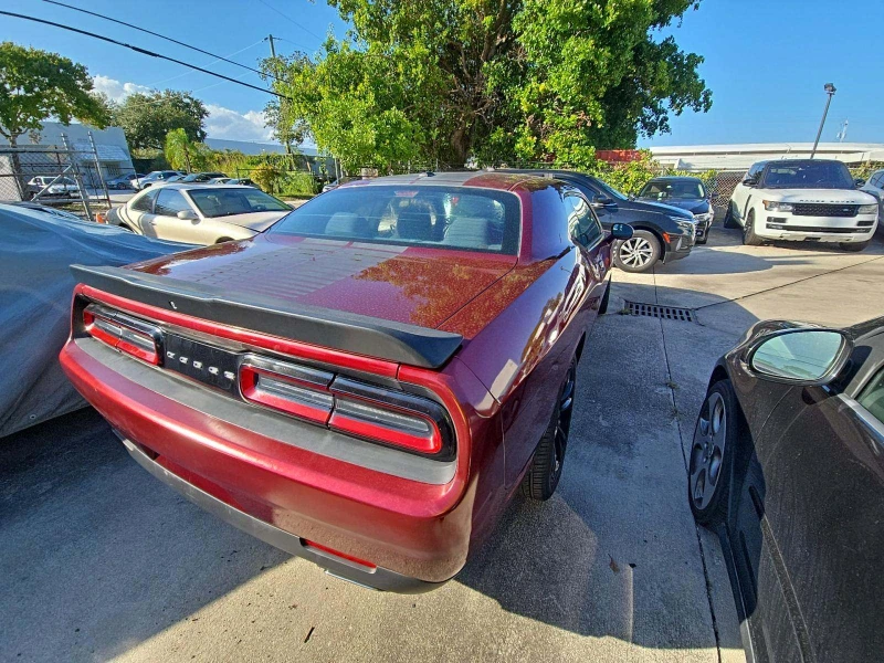 Dodge Challenger SXT, снимка 4 - Автомобили и джипове - 52485128