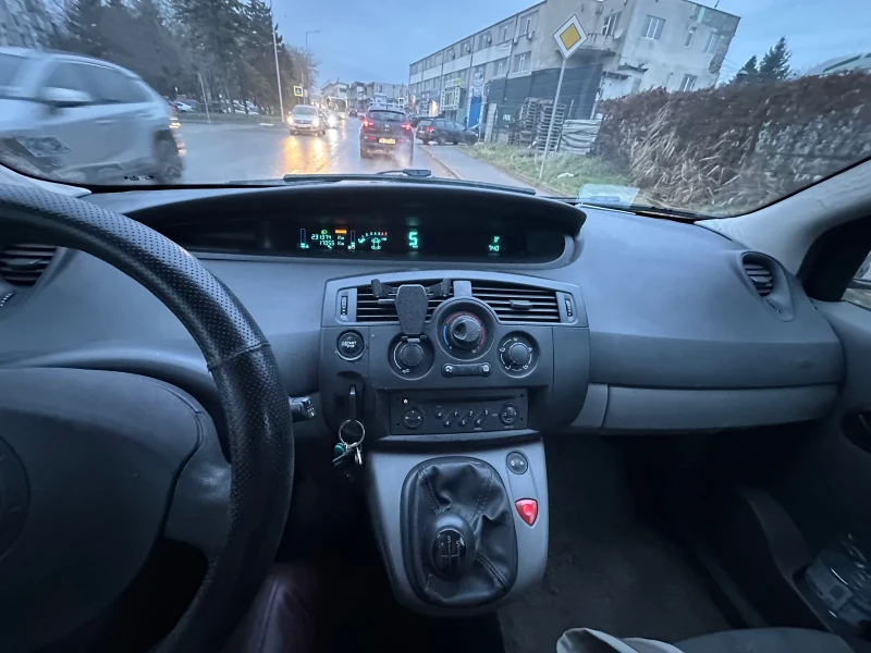 Renault Scenic, снимка 4 - Автомобили и джипове - 53205107