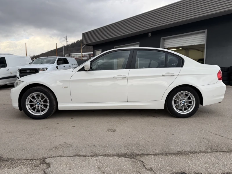 BMW 318 i E90 FACELIFT NAVI, снимка 8 - Автомобили и джипове - 53236920