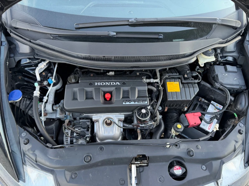 Honda Civic 1.8i-140PS-АВТОМАТИК, снимка 14 - Автомобили и джипове - 53503543