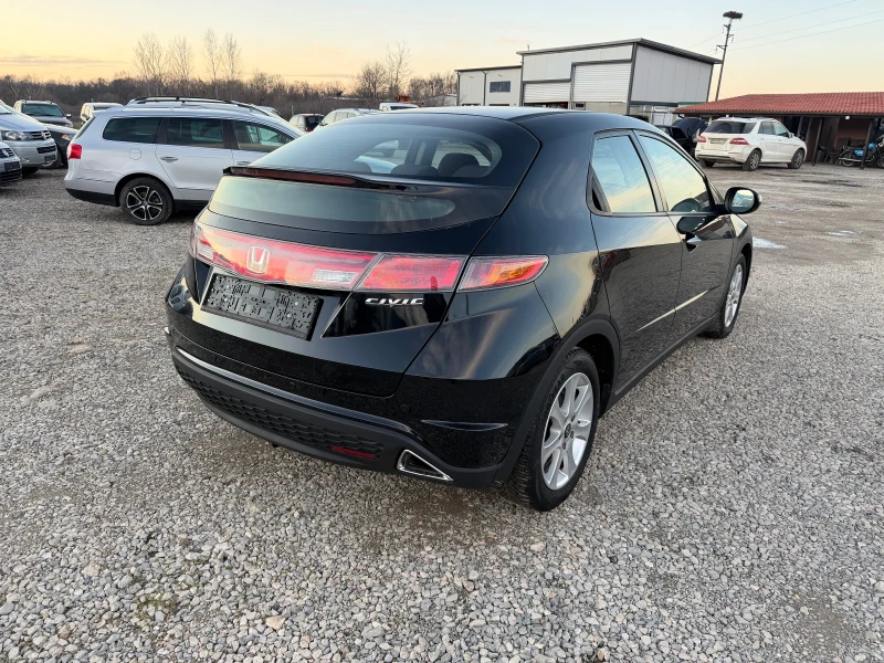 Honda Civic 1.8i-140PS-АВТОМАТИК, снимка 5 - Автомобили и джипове - 53503543