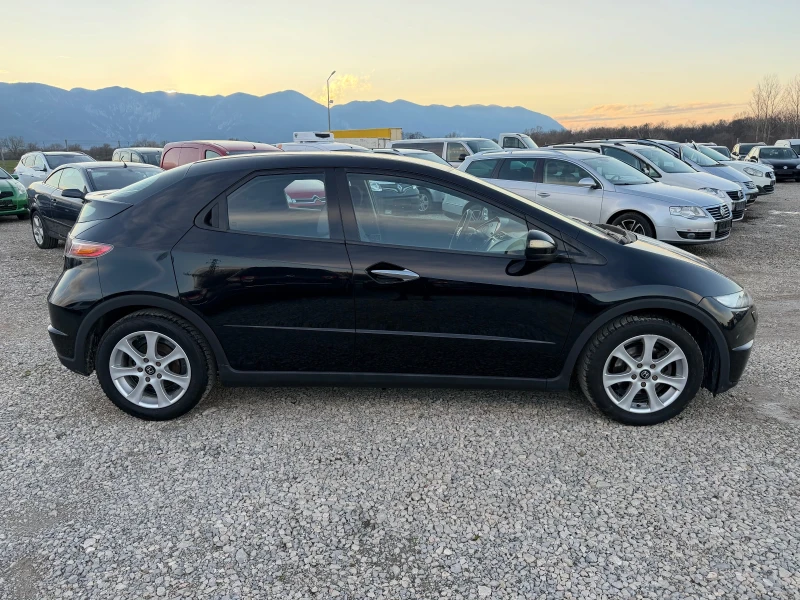 Honda Civic 1.8i-140PS-АВТОМАТИК, снимка 4 - Автомобили и джипове - 53503543