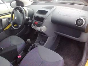 Peugeot 107 1.0i/1.4 HDi, снимка 6 - Автомобили и джипове - 11014589