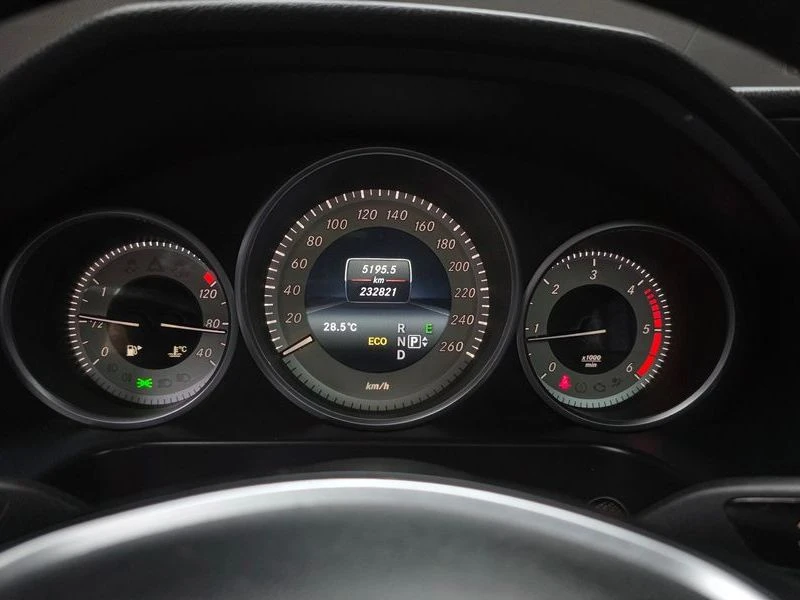 Mercedes-Benz E 220 E220 Bluetec Avantgarde Sport| 170к.с., снимка 12 - Автомобили и джипове - 56159920