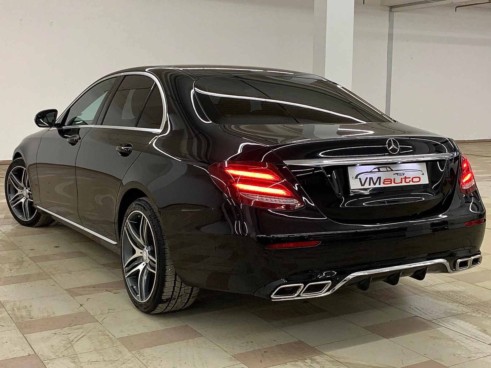 Mercedes-Benz E 220 AMG 6.3-Paket #VIRTUAL COCKPIT#PODGREV#BlindSpot# - изображение 4