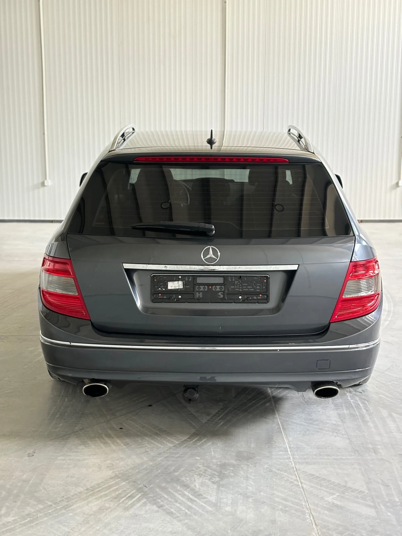 Mercedes-Benz C 320  - изображение 4