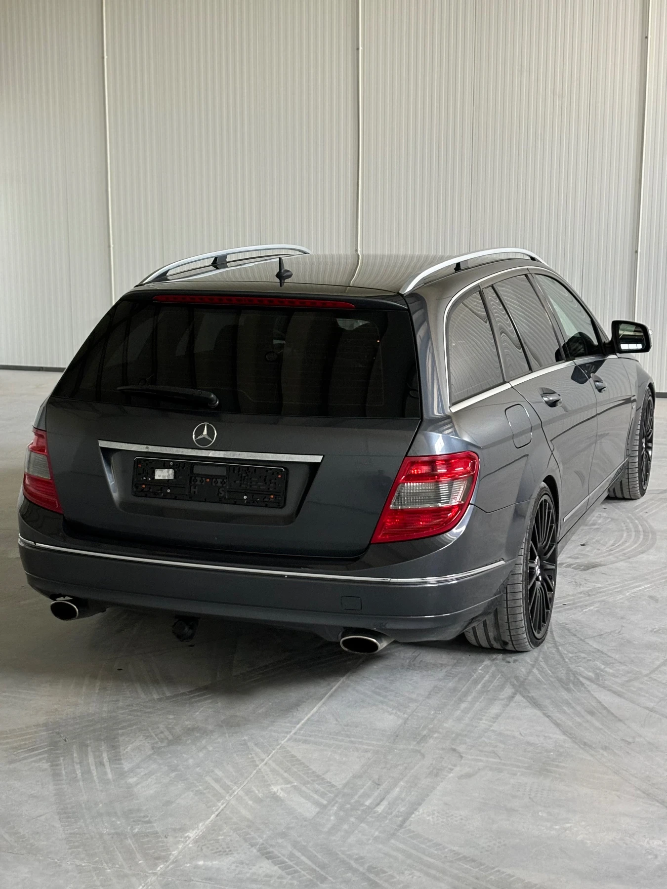 Mercedes-Benz C 320  - изображение 6
