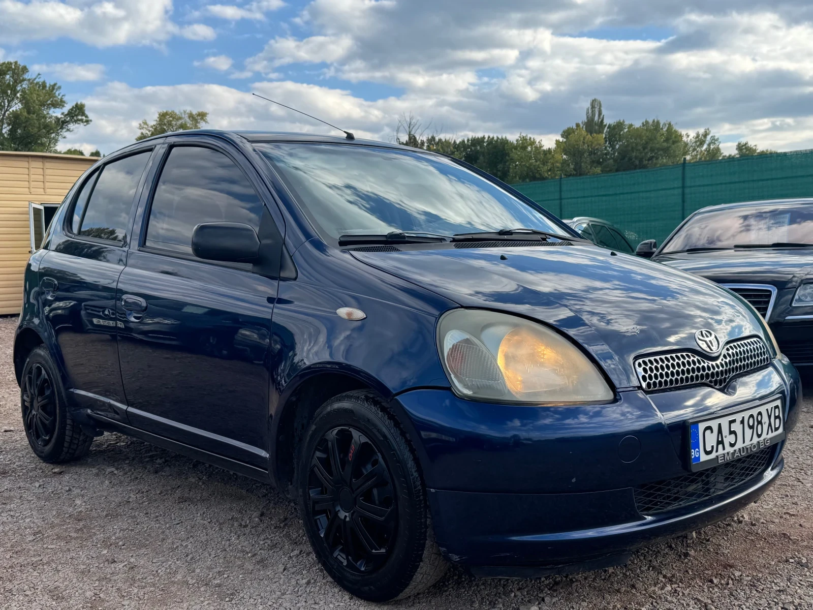 Toyota Yaris 1.0 68hp ГАЗ - изображение 3