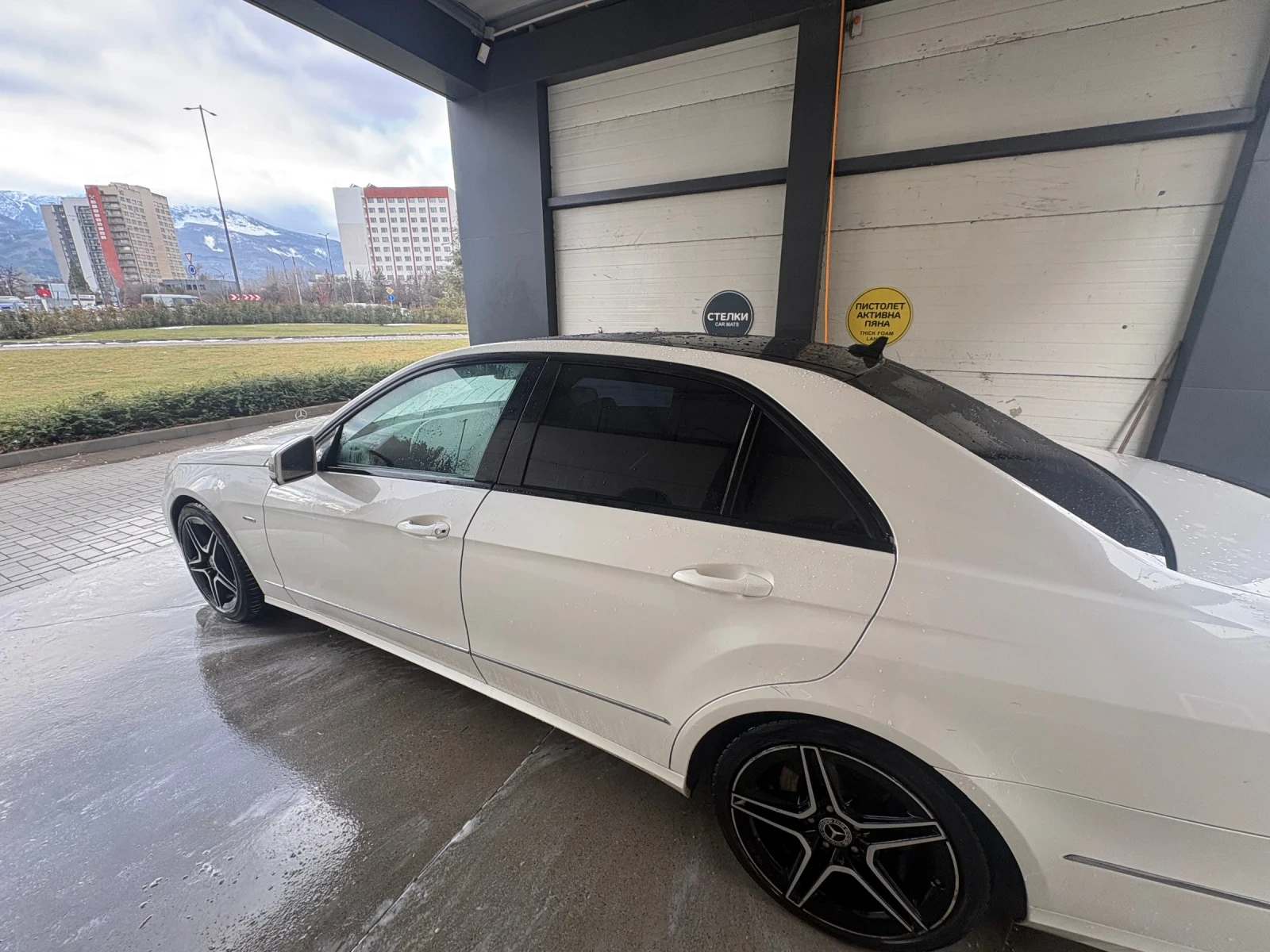 Mercedes-Benz E 350  - изображение 6