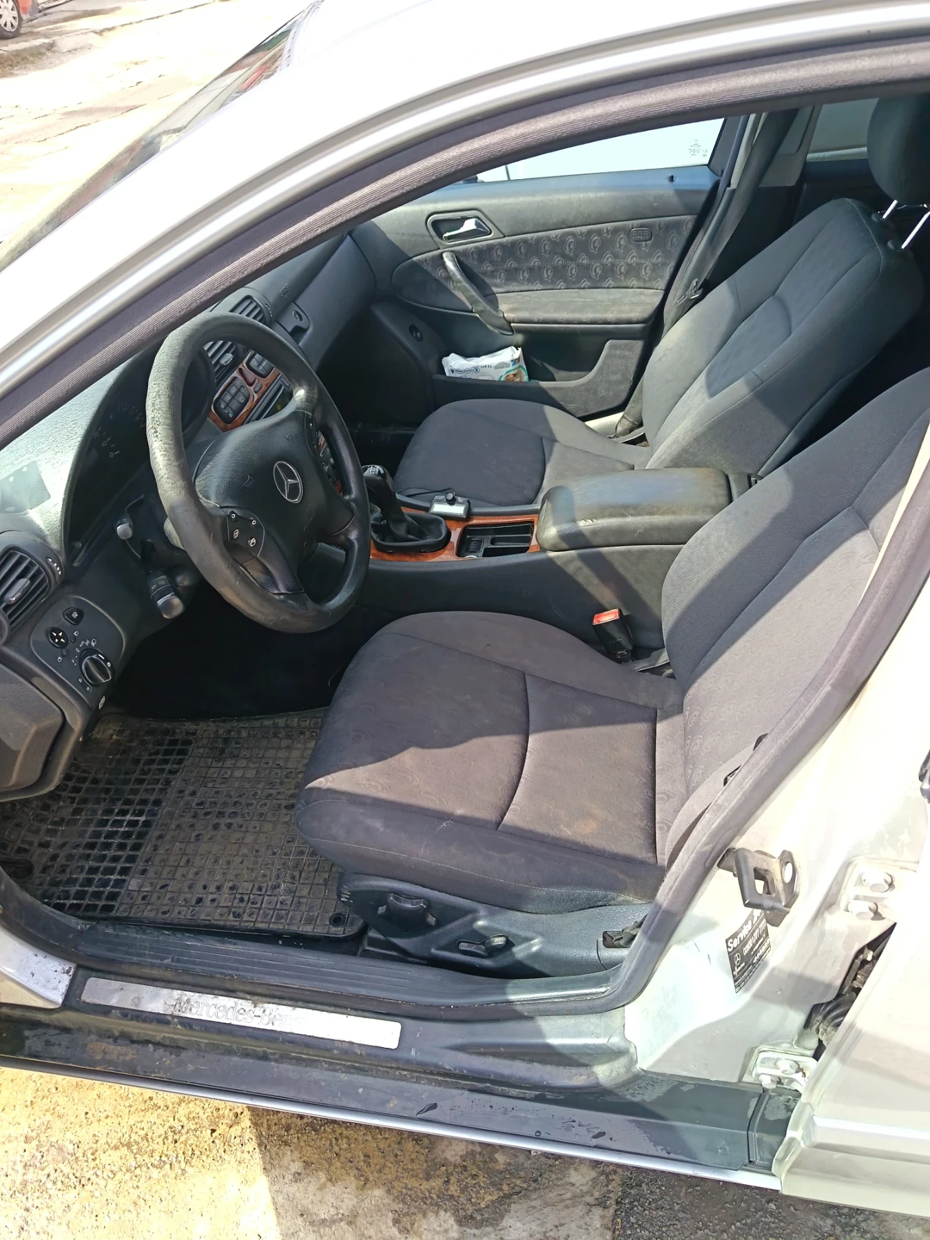 Mercedes-Benz C 220, снимка 5 - Автомобили и джипове - 53771146