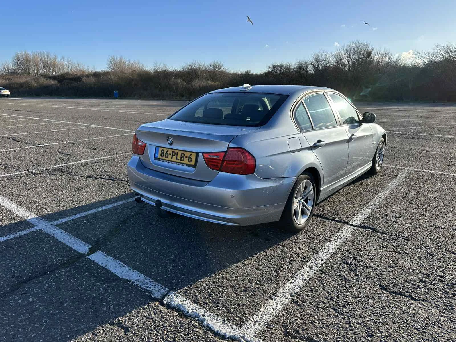 BMW 318 NAVI/ACC/BI-XENON/, снимка 4 - Автомобили и джипове - 53861691