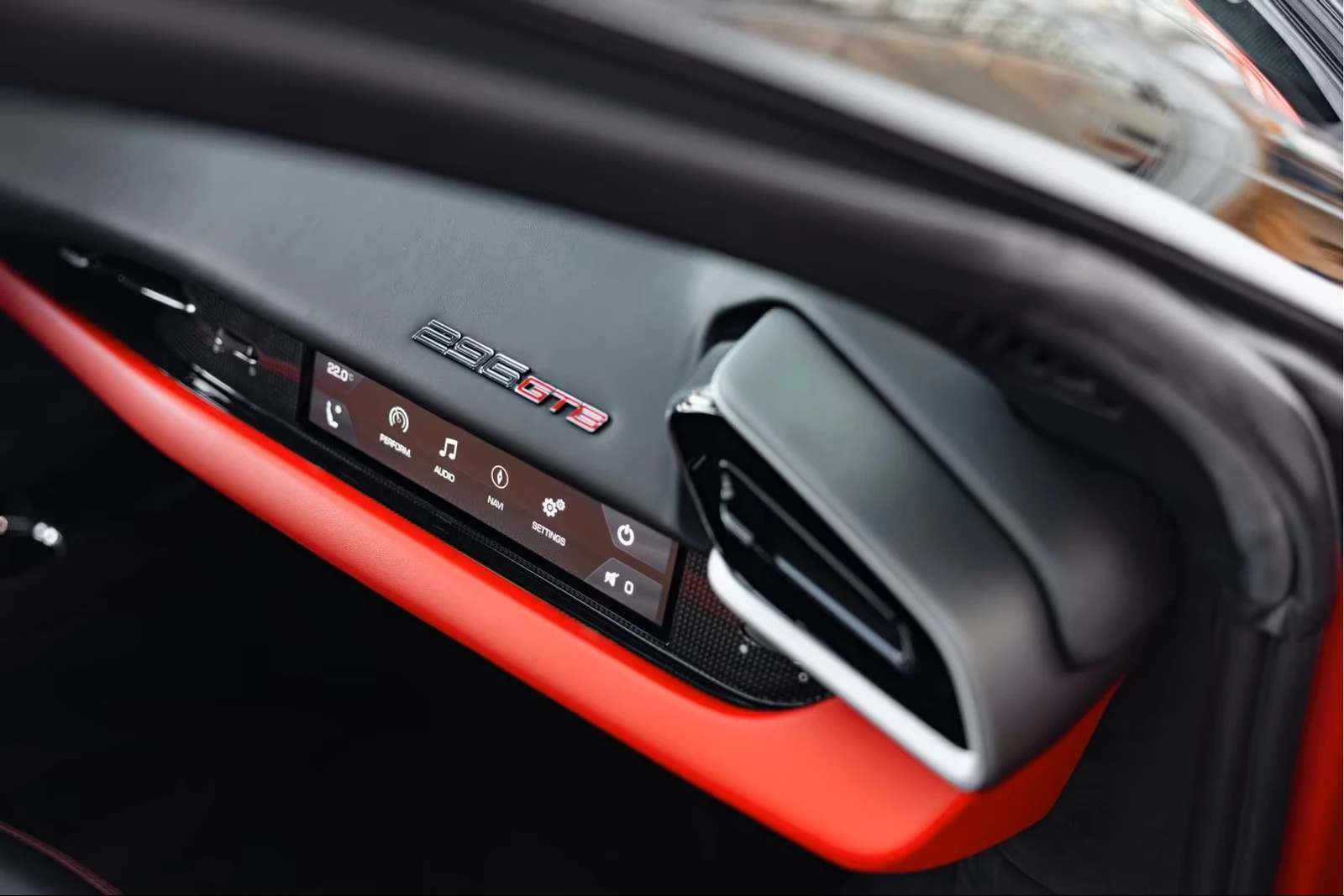 Ferrari 296GTB 3.0 V6 Plug-in Hybrid, снимка 9 - Автомобили и джипове - 53885658