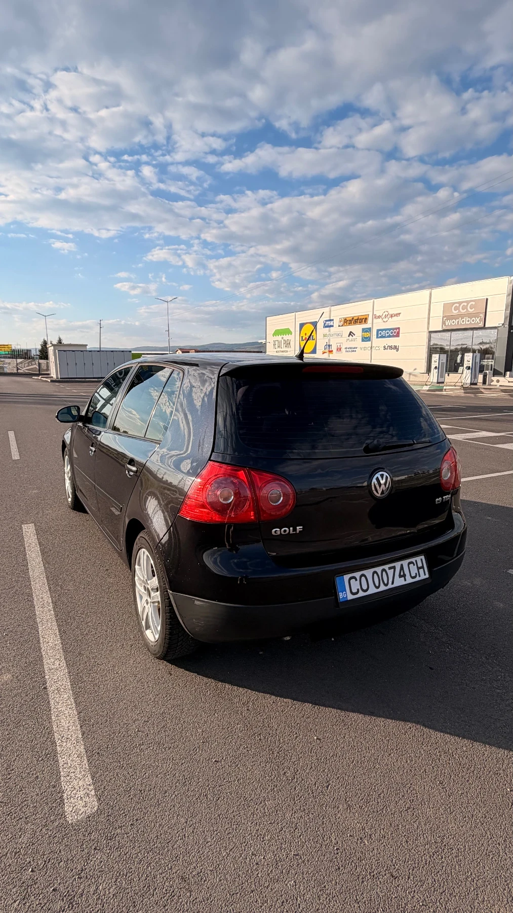VW Golf 1.9 TDI, снимка 8 - Автомобили и джипове - 54296579